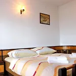 Three-bedroom In I Apartmán