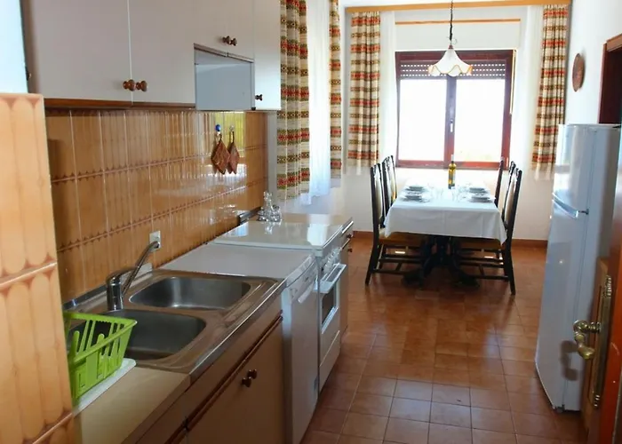 Three-bedroom In I *