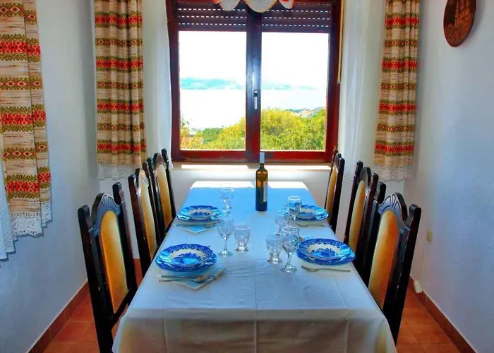 Three-bedroom In I Novi Vinodolski